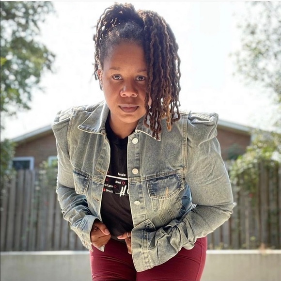 Blue Jean Jacket 🥰 - Picture 3 of 8